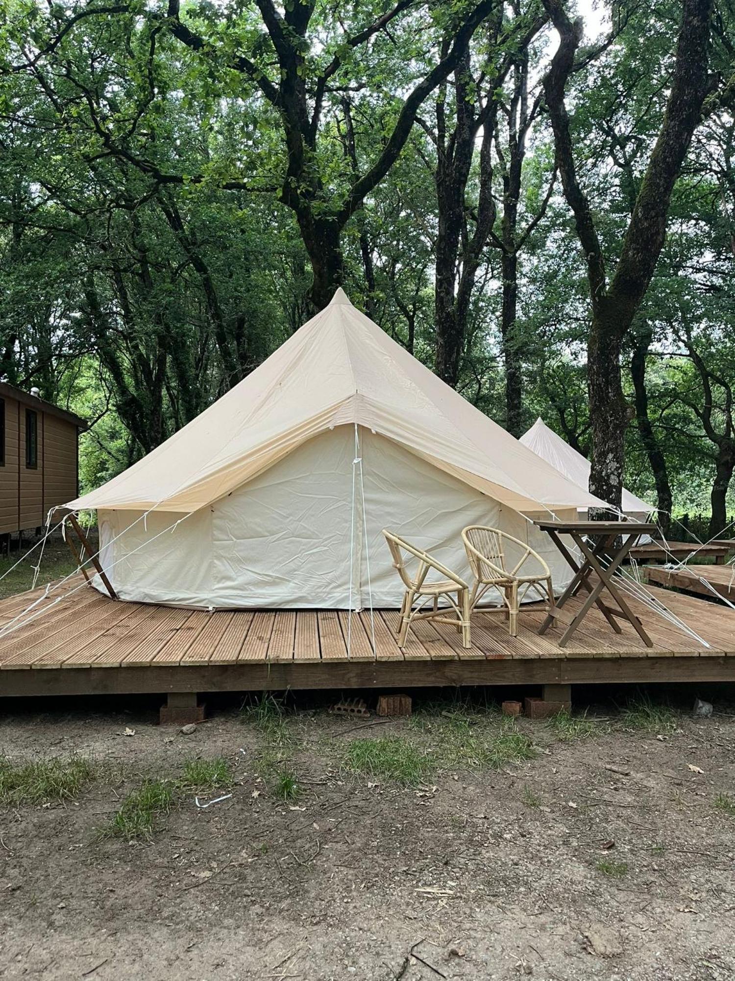Camping Vila De Sarria Exteriör bild